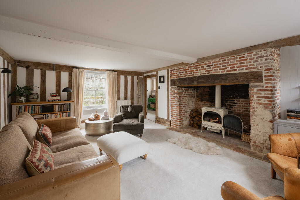 262779 - Nine Elms Farmhouse, Ringshall-17.jpg