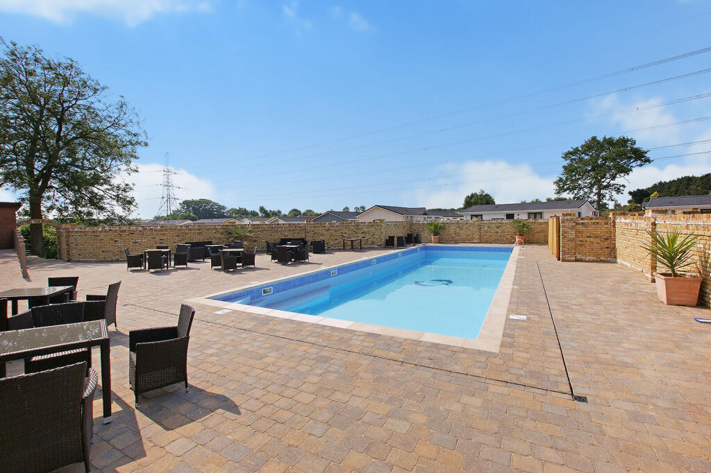FF00145-S-Wickham-Ct-Outside-Swimming-Pool-21st-Ju