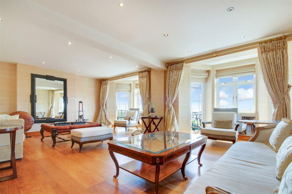 lounge-4.jpg