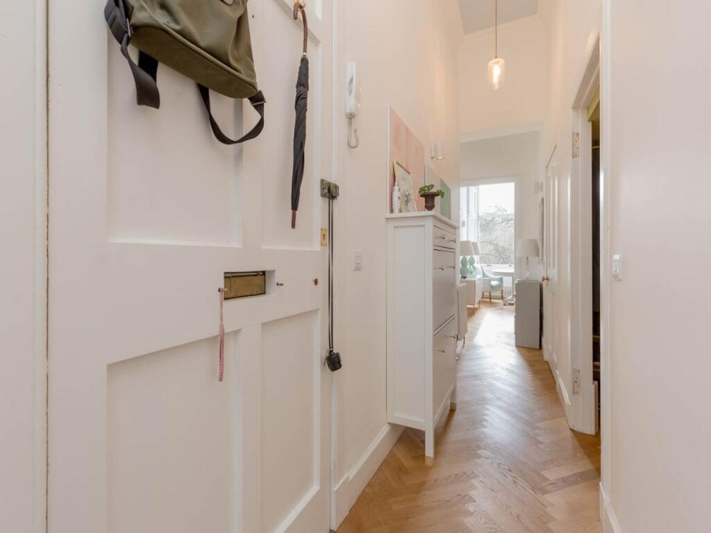 62660_Drummond_Place