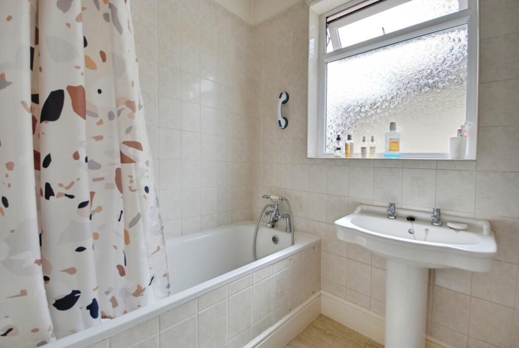 pbox-bathroom-297869.jpg