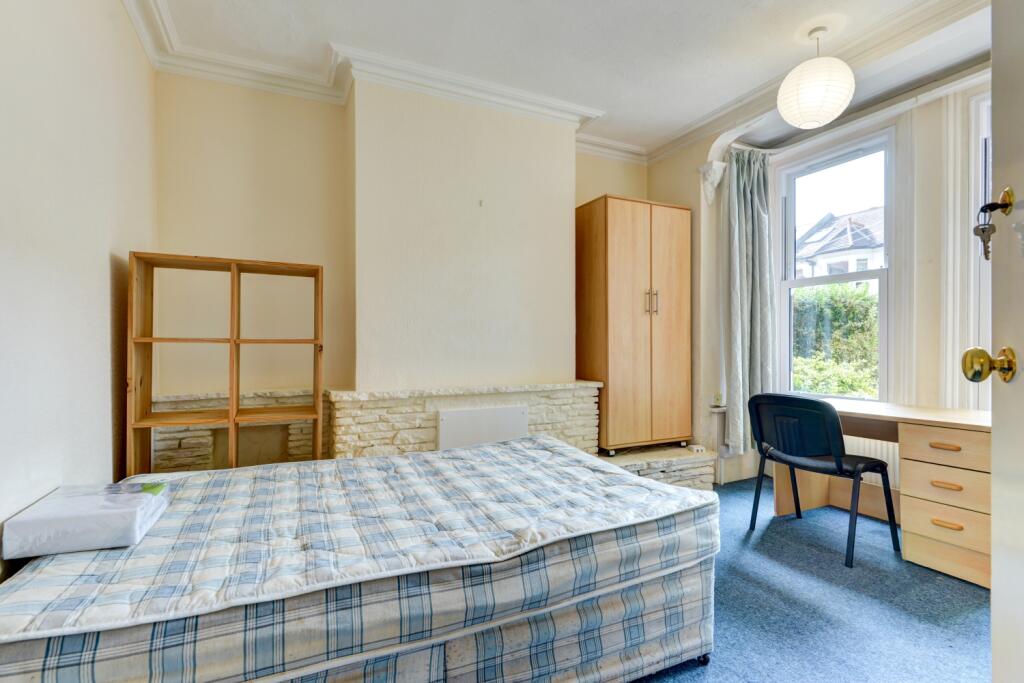 73 Hythe Road Bedroom 1