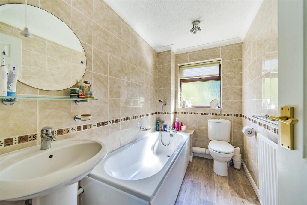 8 Dove Close, Towcester