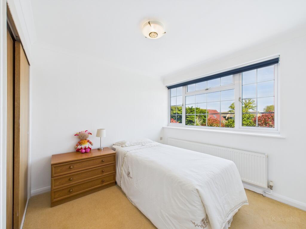 CAM02136G0-PR0375-STILL007