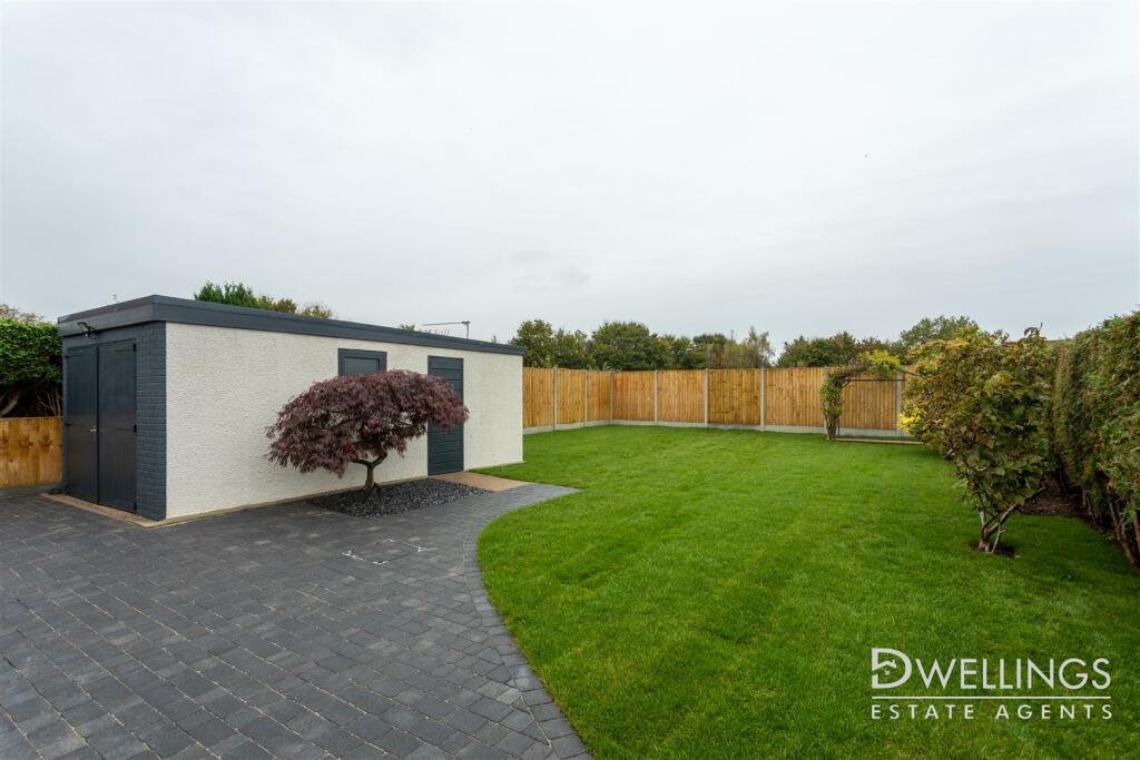 BEECH DRIVE - REAR