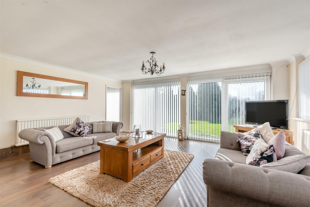 8584800-interior03.jpg