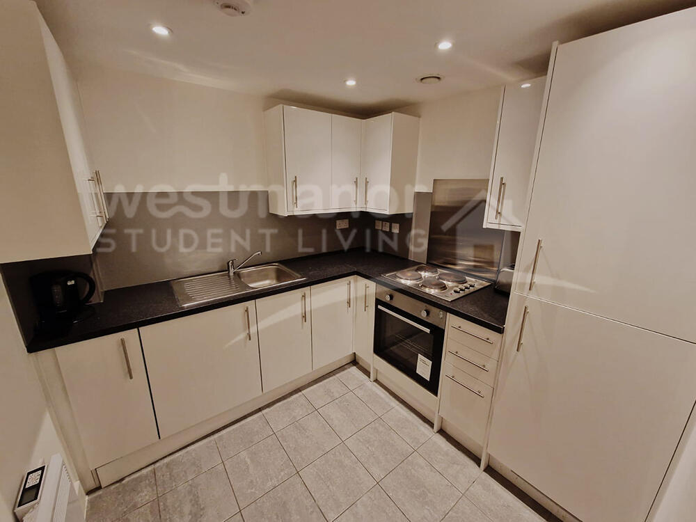 FLAT 12 - SHARED BR