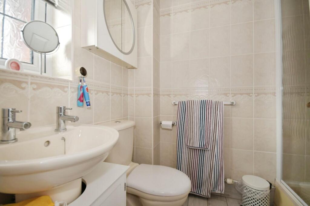 EN SUITE.jpg