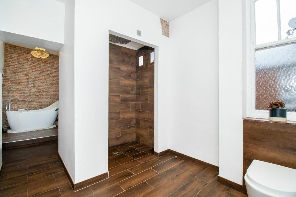 Family bathroom/shower