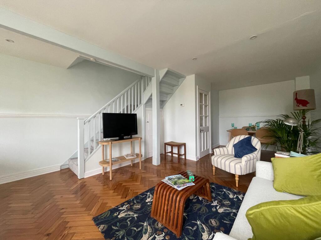 Living Room/Dining Room (2)