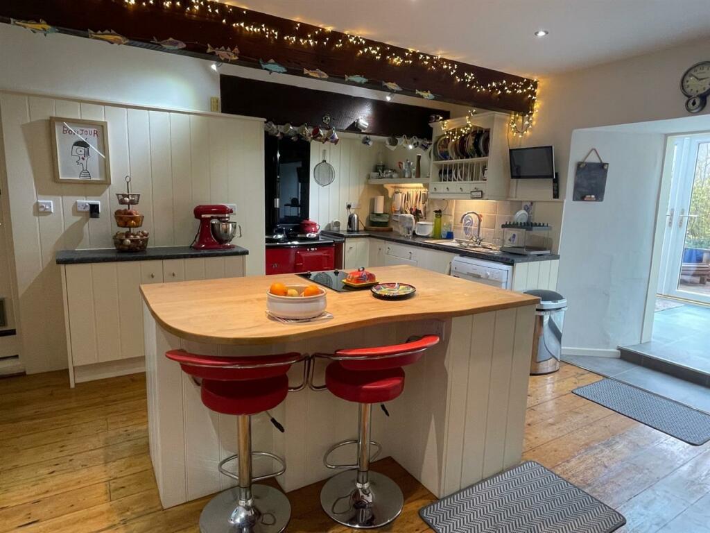 Kitchen4.jpg