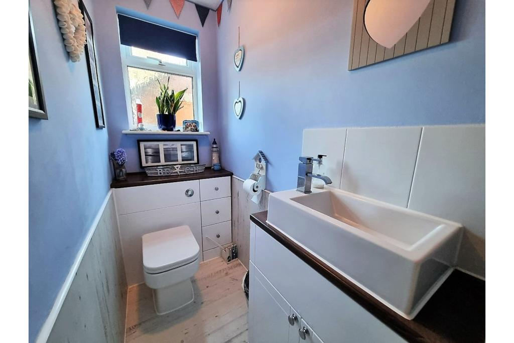 Downstairs Cloakroom