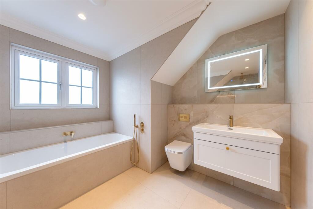 Holly Lodge-044.jpg
