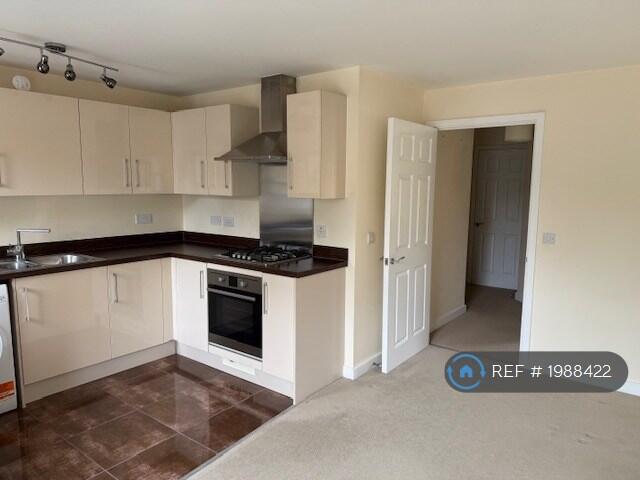 Through Room Part Lounge