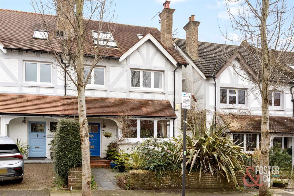 Bigwood Avenue, 21-027.JPG