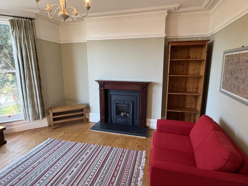 2 Longlands - Lounge (2)