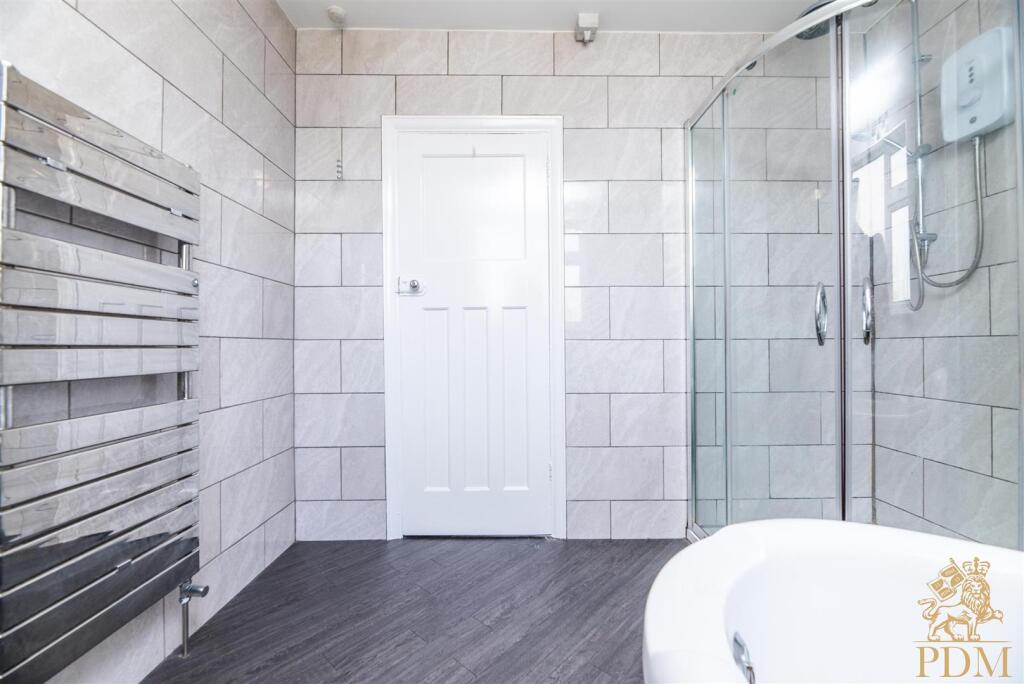 5 Balmoral Crescent Nottingham NG8 2DQ