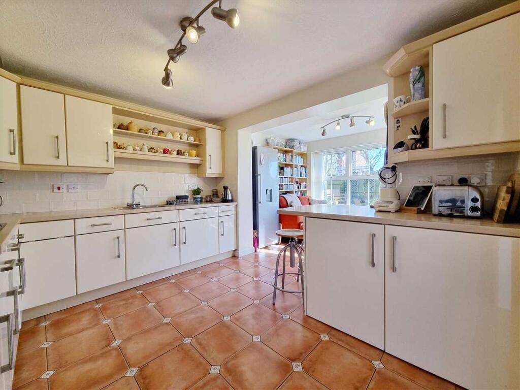 Kitchen: