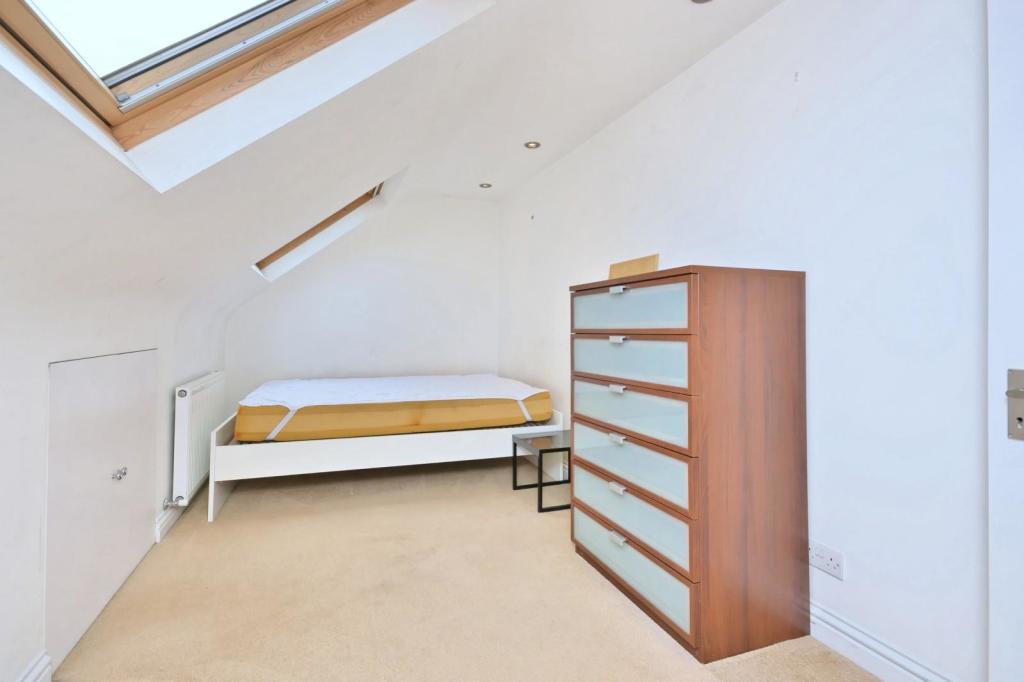 22'2 (13'4 Usable) Second Floor Bedroom