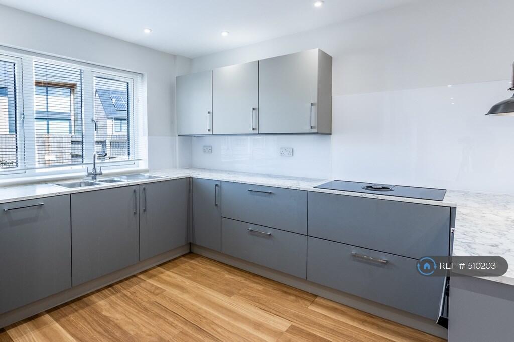 Kitchen/Dining Area