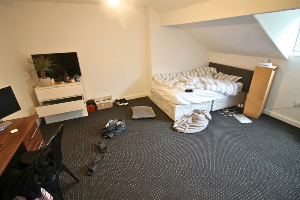 20HPT- Bedroom 1.jpg
