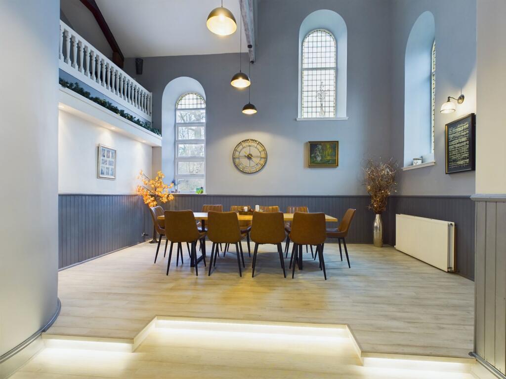 Lounge/Dining Hall