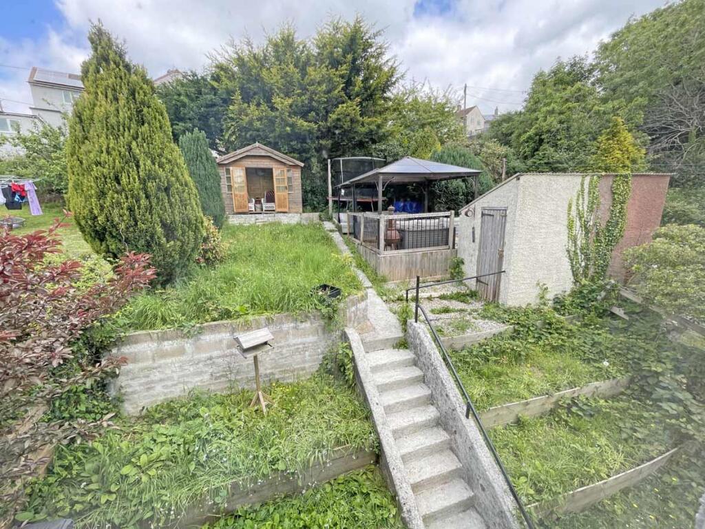 Wycliffe Road 39 - Garden.jpg