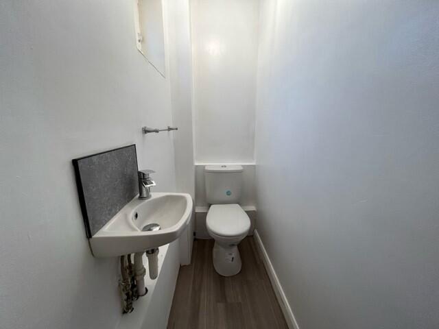 Cloakroom/wc