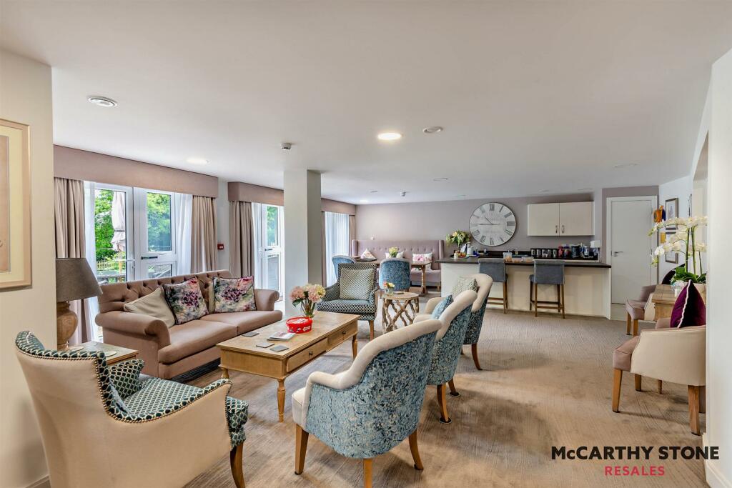 8600809-interior13-800.JPG