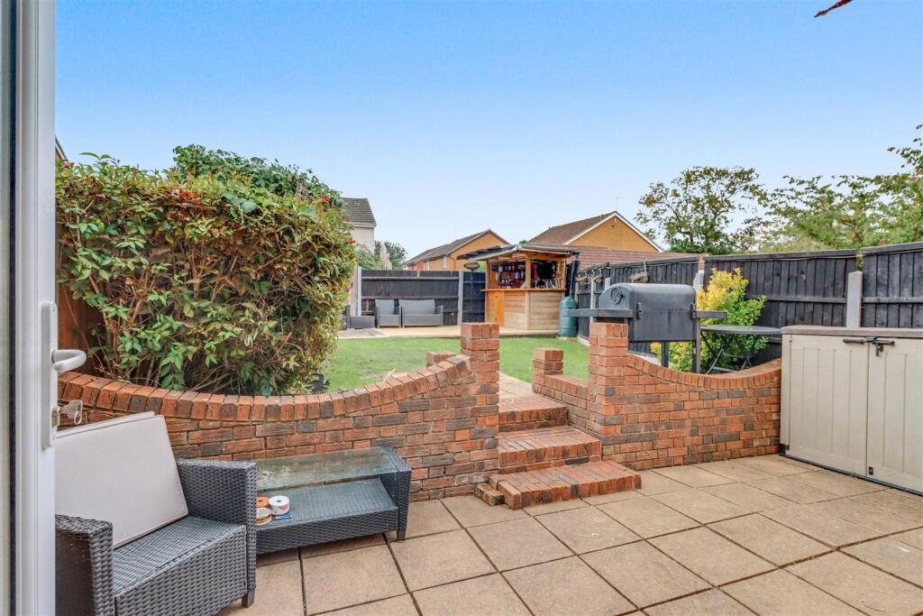 9 HEYBRIDGE DRIVE-9.jpg