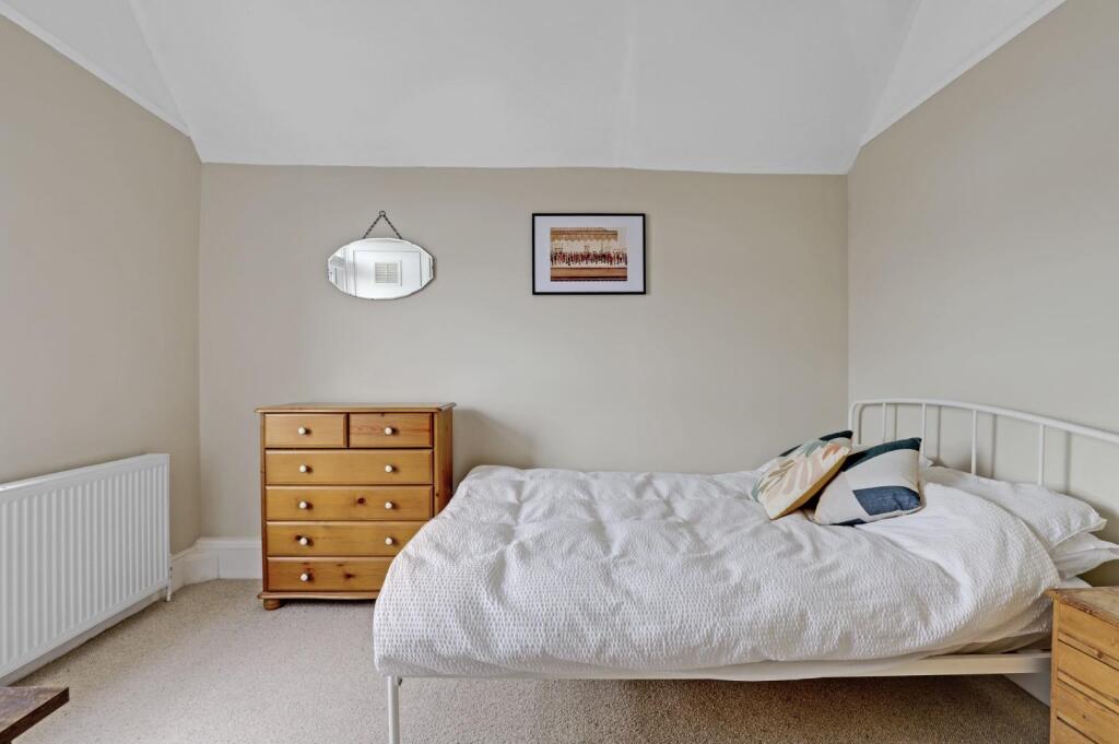 14-155cJHPropWpen - Flat 2, 195 High Street Penge 