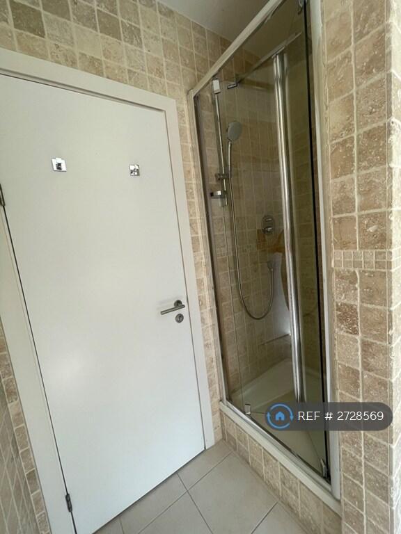 Second Bedroom En-Suite