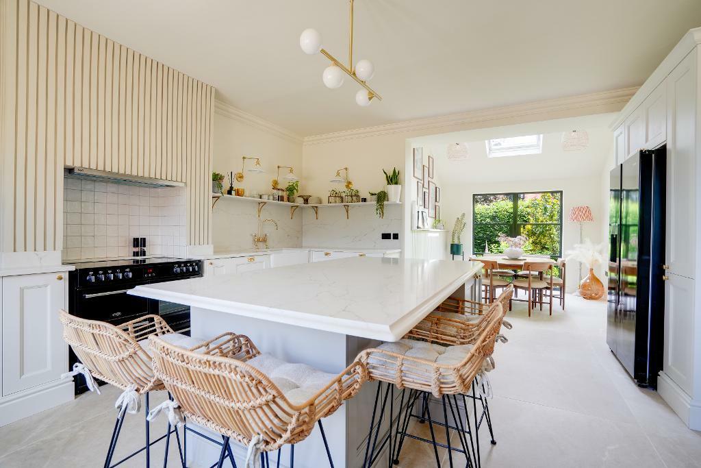 Quartz kitchen island, superb space