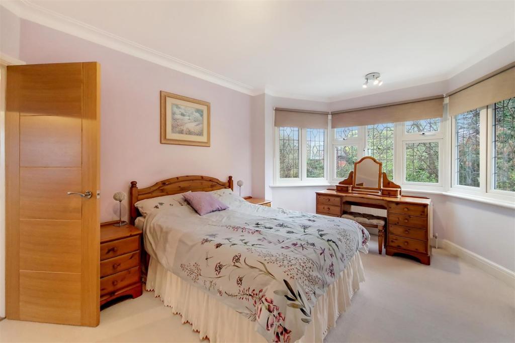 12_Main Bedroom-0.jpg