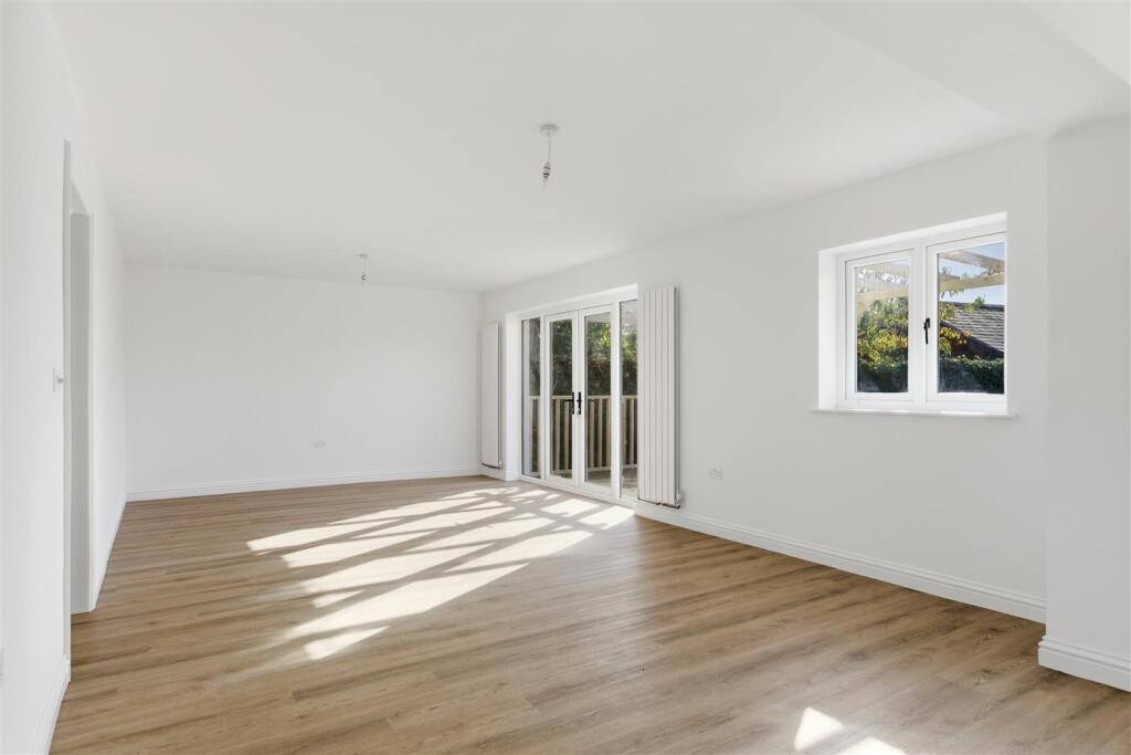 19 Halesworth Road 18.jpg
