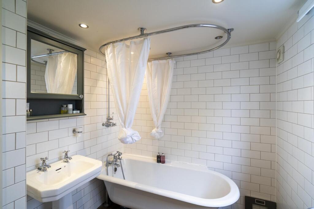 Whitburn House Lodge-42.jpg