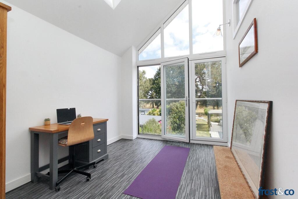 Master Bedroom Jacuzzi Area.
