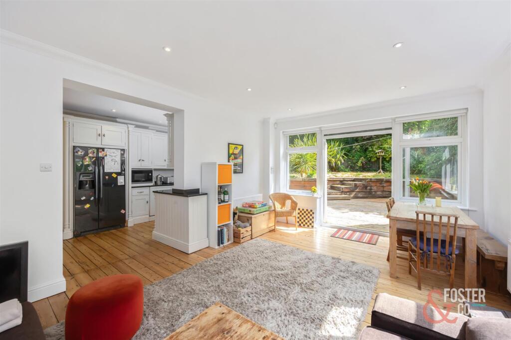 Valley Drive, 130-022.jpg