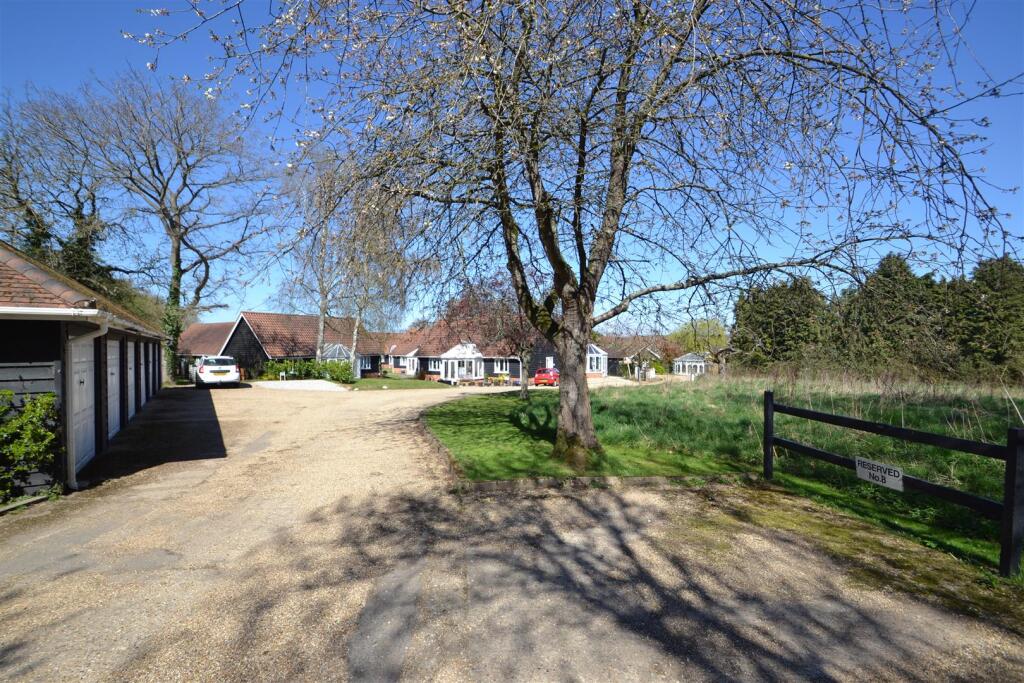 Entrance to development.JPG