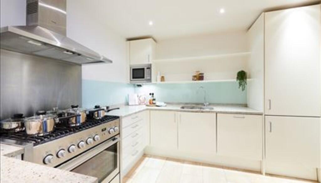 ss_p1039_63710273...