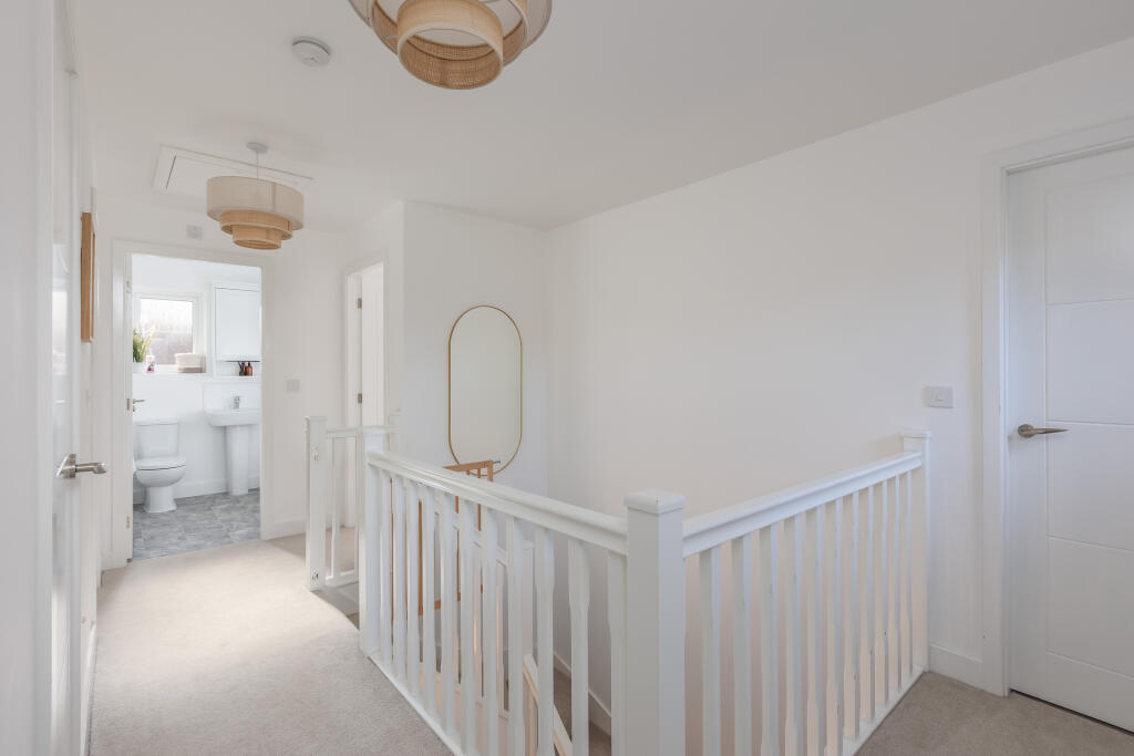 Laurel Court 25 Landing