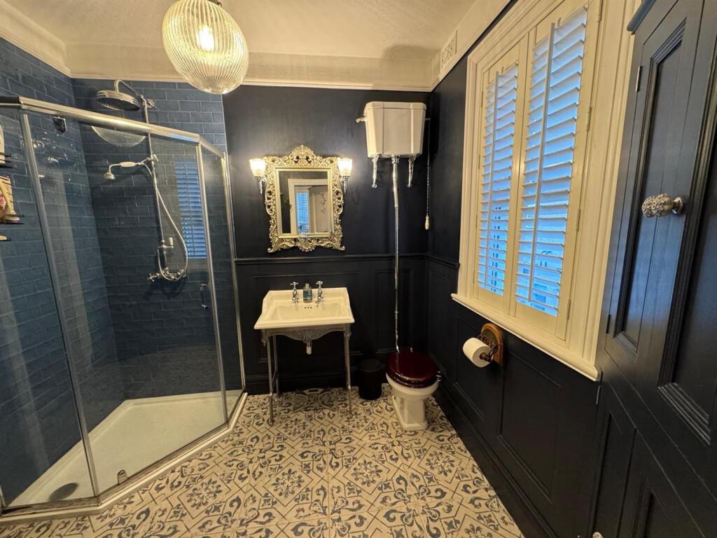 PHOTO-2025-11-19-17-59-55 (28).jpg