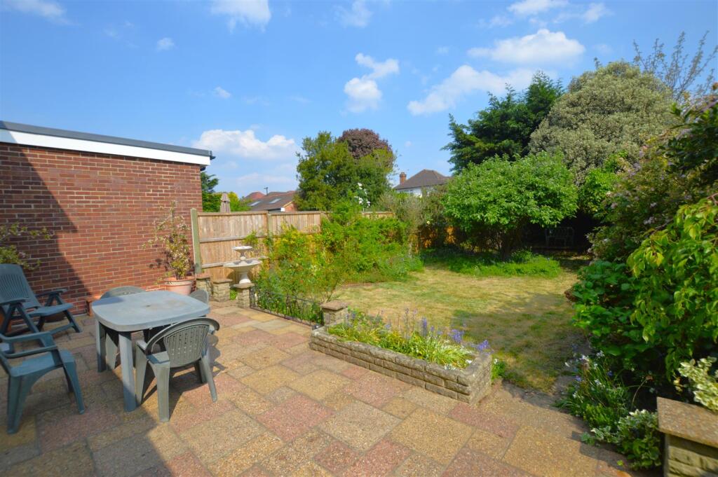 33 Strathearn Avenue garden.JPG