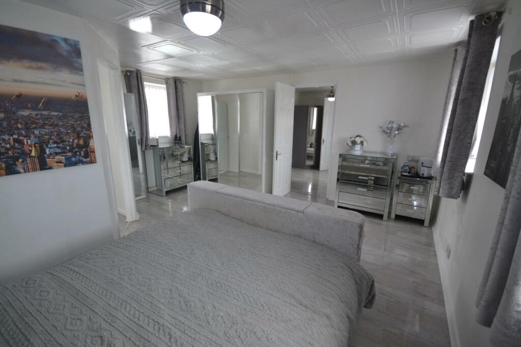 MASTER SUITE