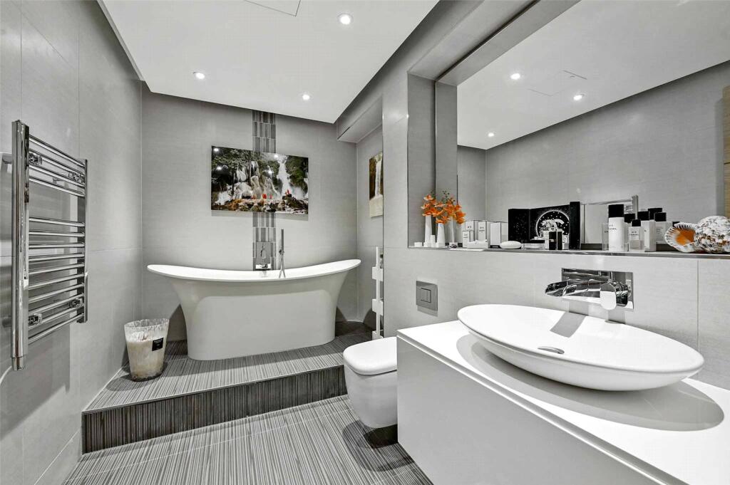 Family Bathrom