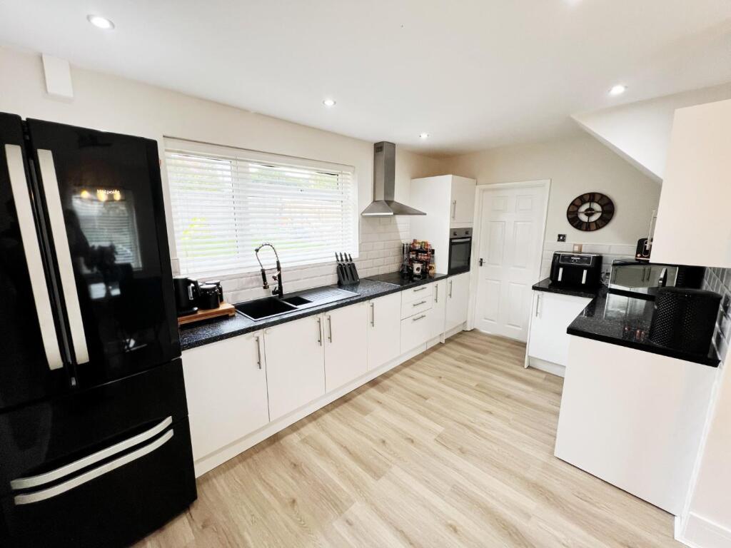 Kitchen / Dining room.