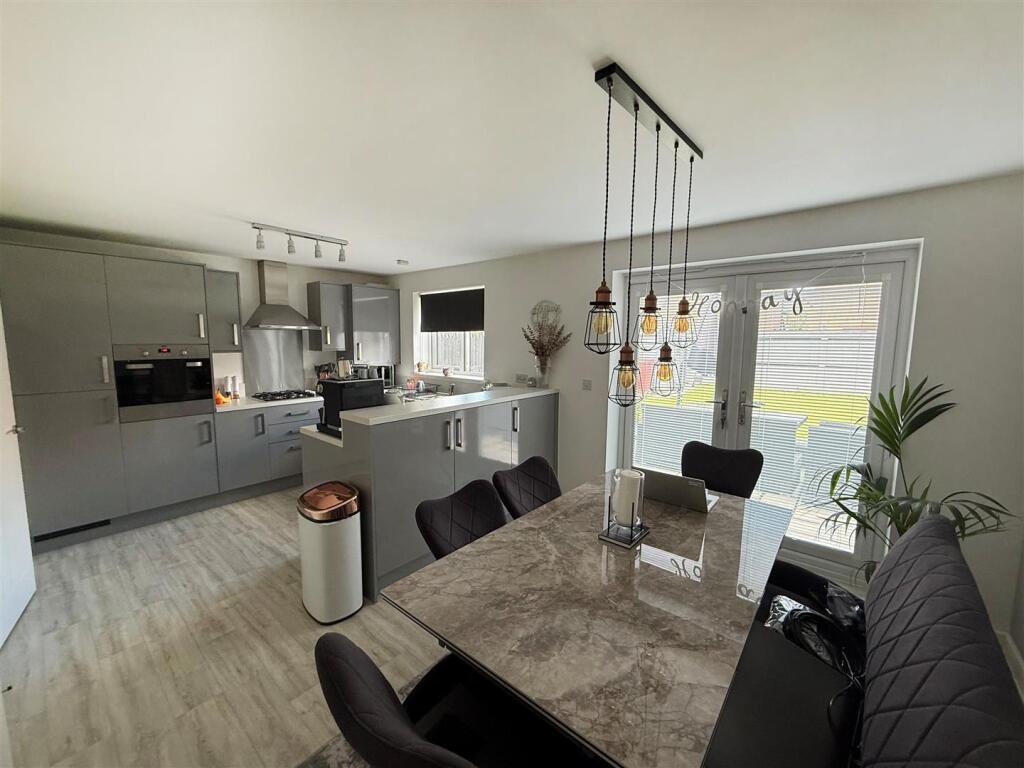 kitchen 2a.jpg