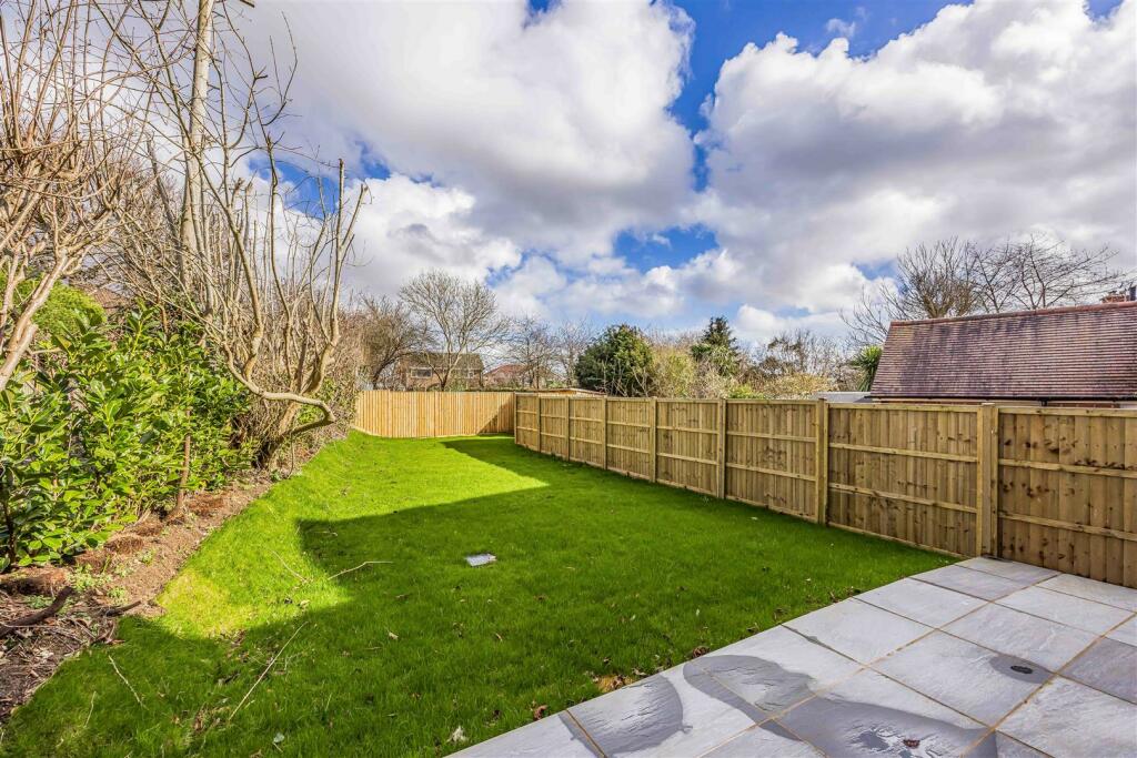 38a Five Heads Road, Horndean-Small-PorticoMarketi