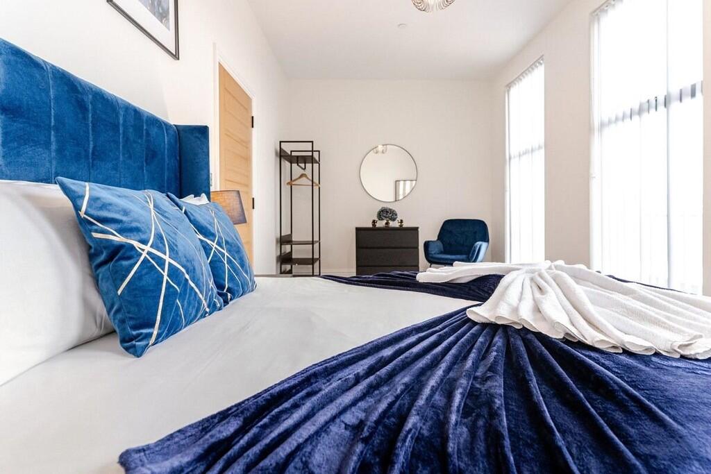 f46713e4-a19c-4b4...