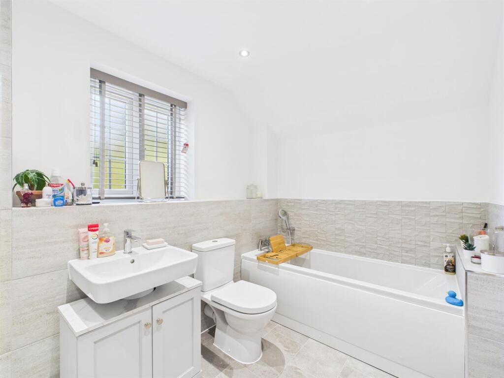 En-Suite Bathroom